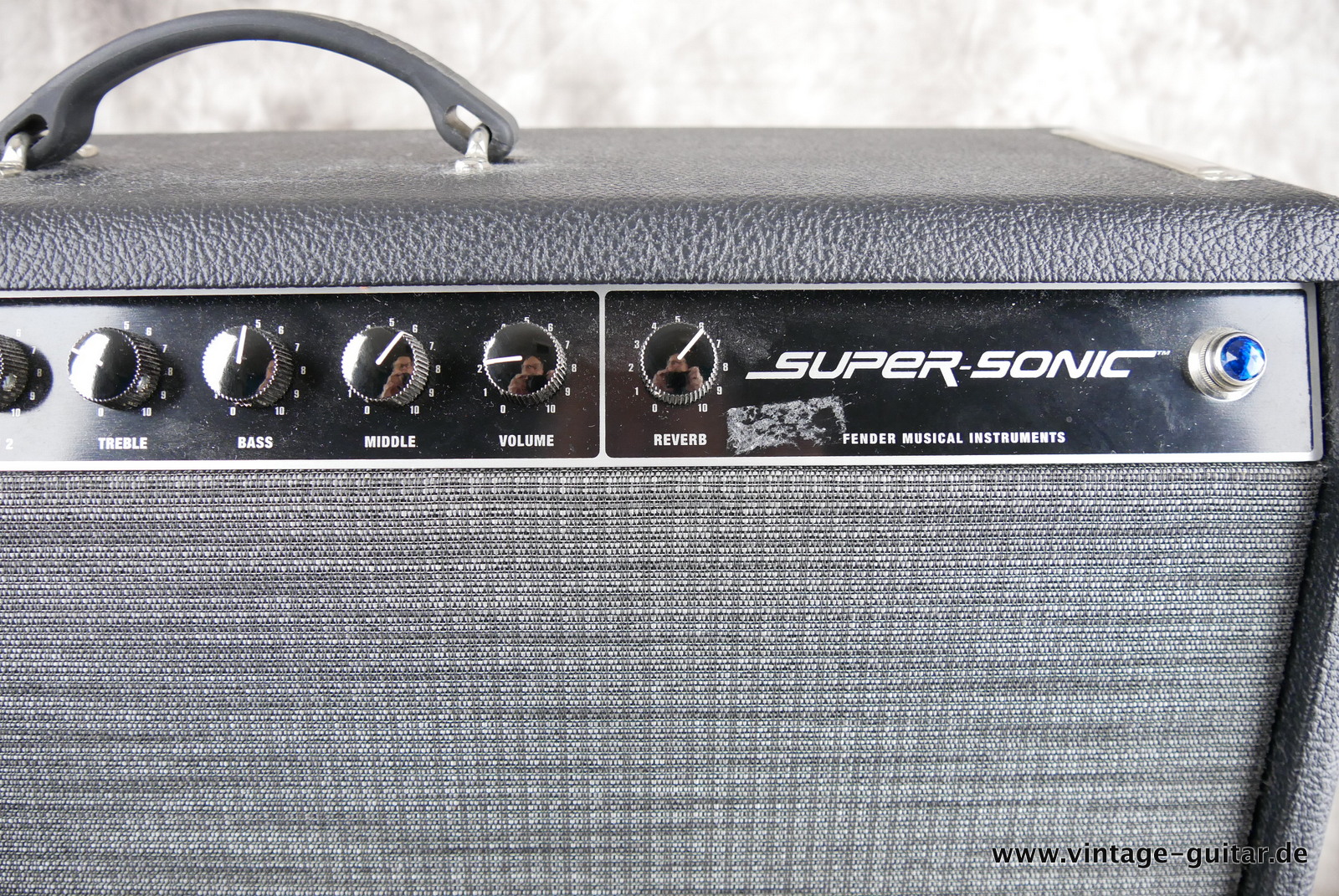 img/vintage/5099/Fender_Super_Sonic_black_60_watts_2011-006.JPG