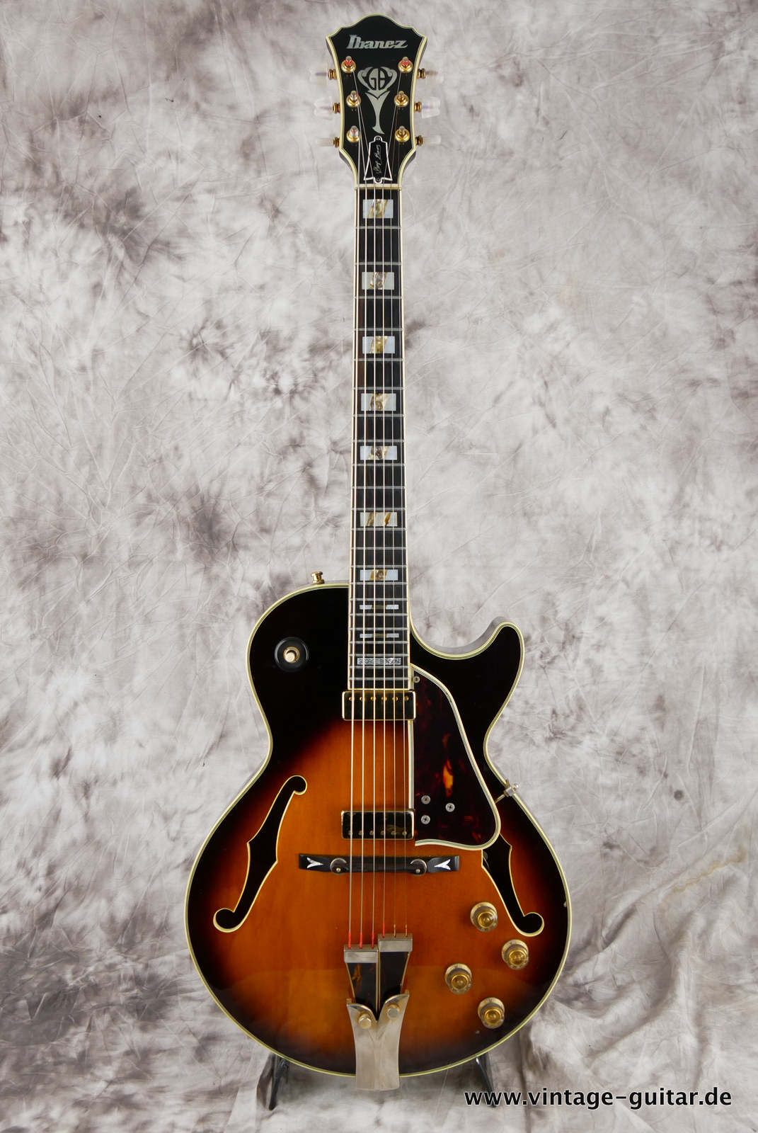 Ibanez-George-Benson-GB10-sunburst-1980-001.JPG