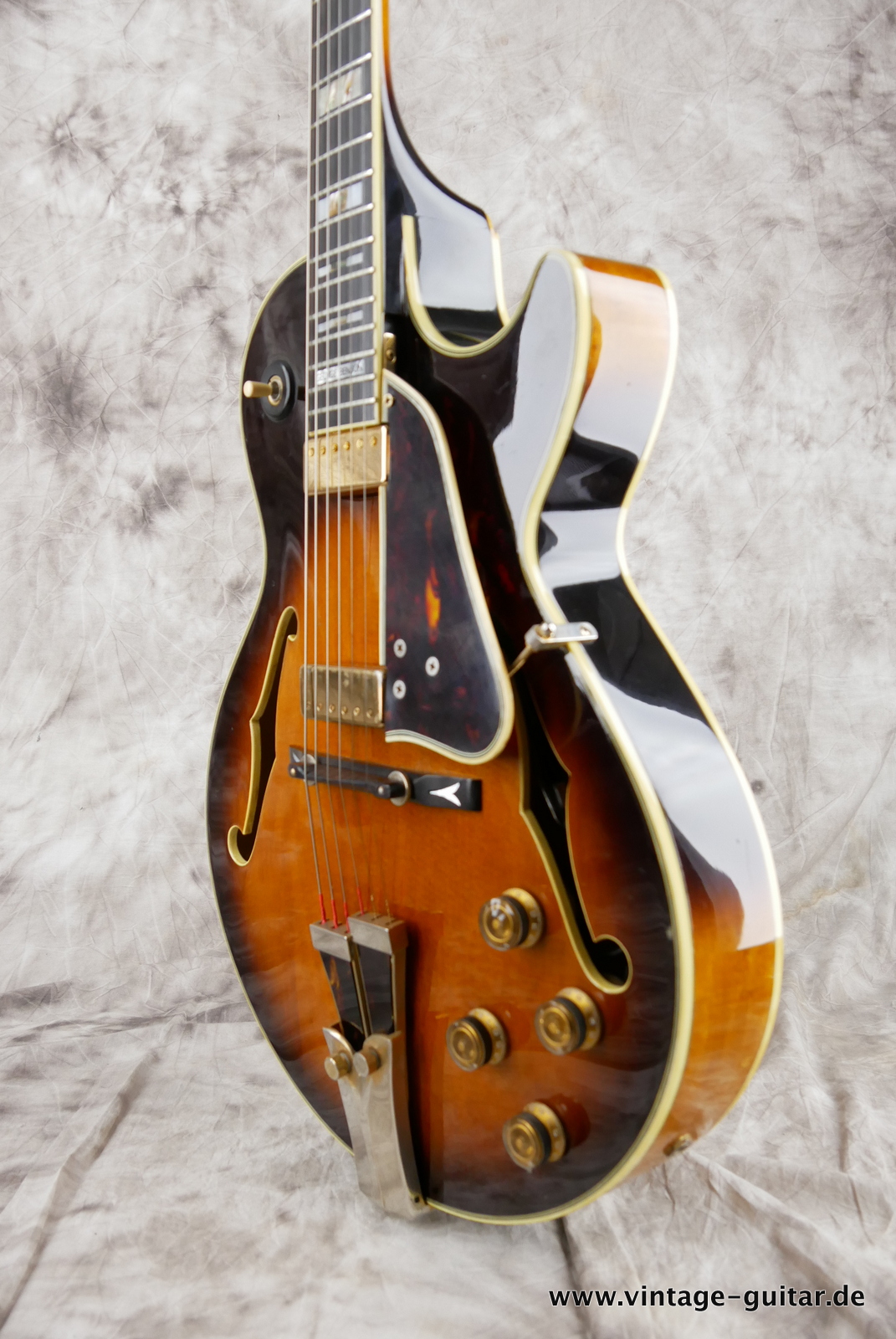 Ibanez-George-Benson-GB10-sunburst-1980-006.JPG