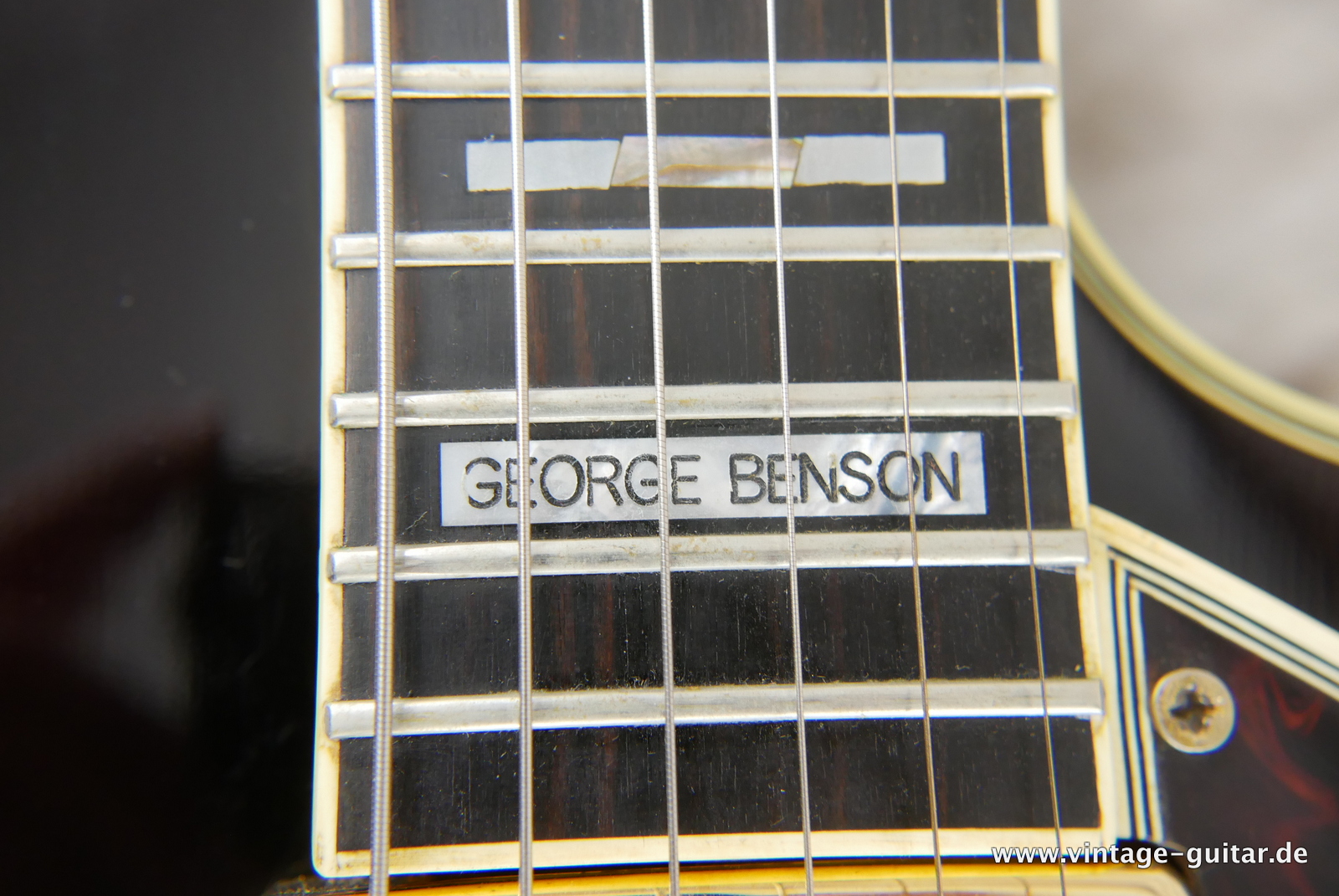 Ibanez-George-Benson-GB10-sunburst-1980-015.JPG
