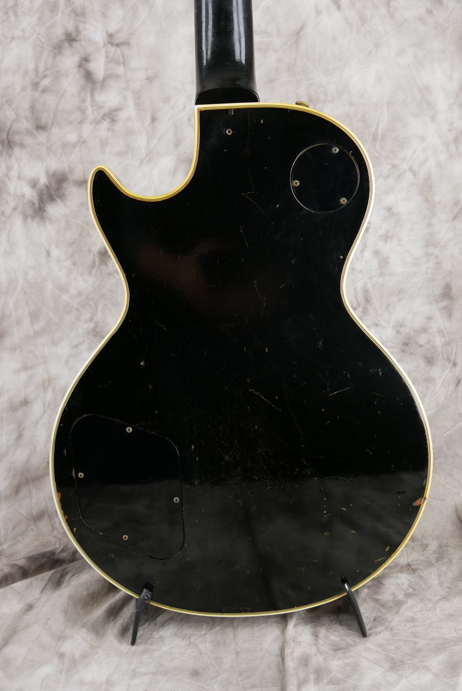 img/vintage/5115/Gibson-Les-Paul-Custom-1969-one-piece-body-and-neck-004.JPG