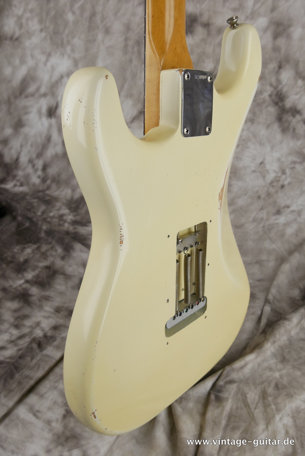 Fender_Stratocaster_pre_CBS_slab_board_olympic_white_refin_1961-007.JPG