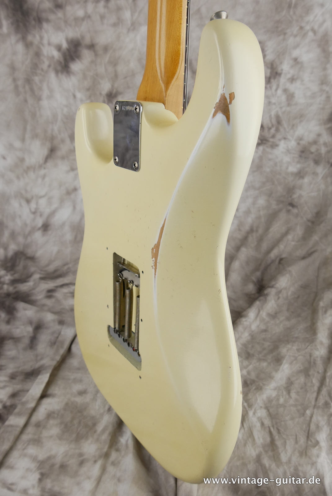 Fender_Stratocaster_pre_CBS_slab_board_olympic_white_refin_1961-008.JPG