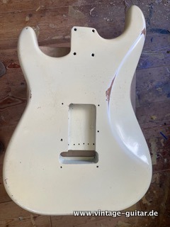 Fender_Stratocaster_pre_CBS_slab_board_olympic_white_refin_1961-023.JPG