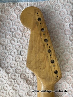 img/vintage/5120/Fender_Stratocaster_pre_CBS_slab_board_olympic_white_refin_1961-025.JPG