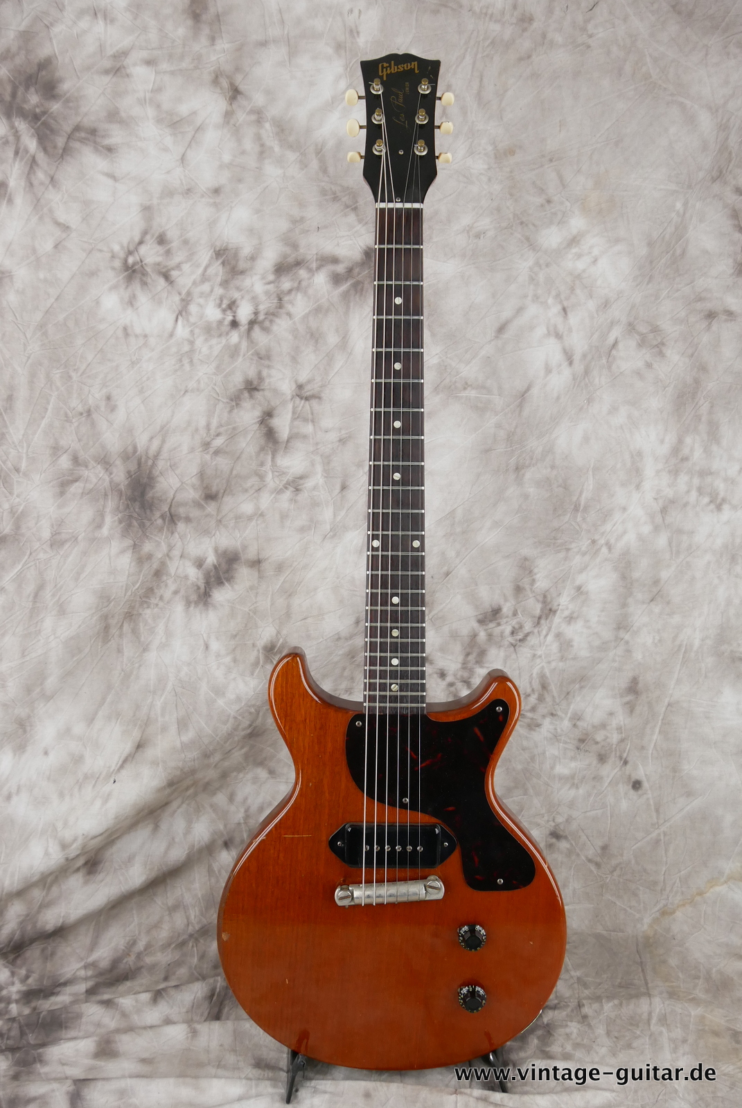 Gibson_Les_Paul_Junior_Double_cut_cherry_1960-001.JPG