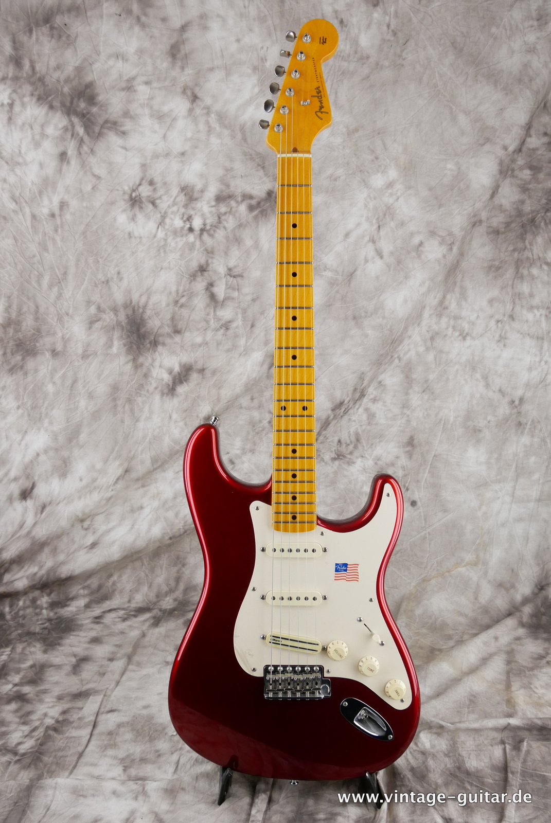 img/vintage/5125/Fender_Stratocaster_Vintage_Hot_Rod_candy_apple_red_USA_2010-001.JPG