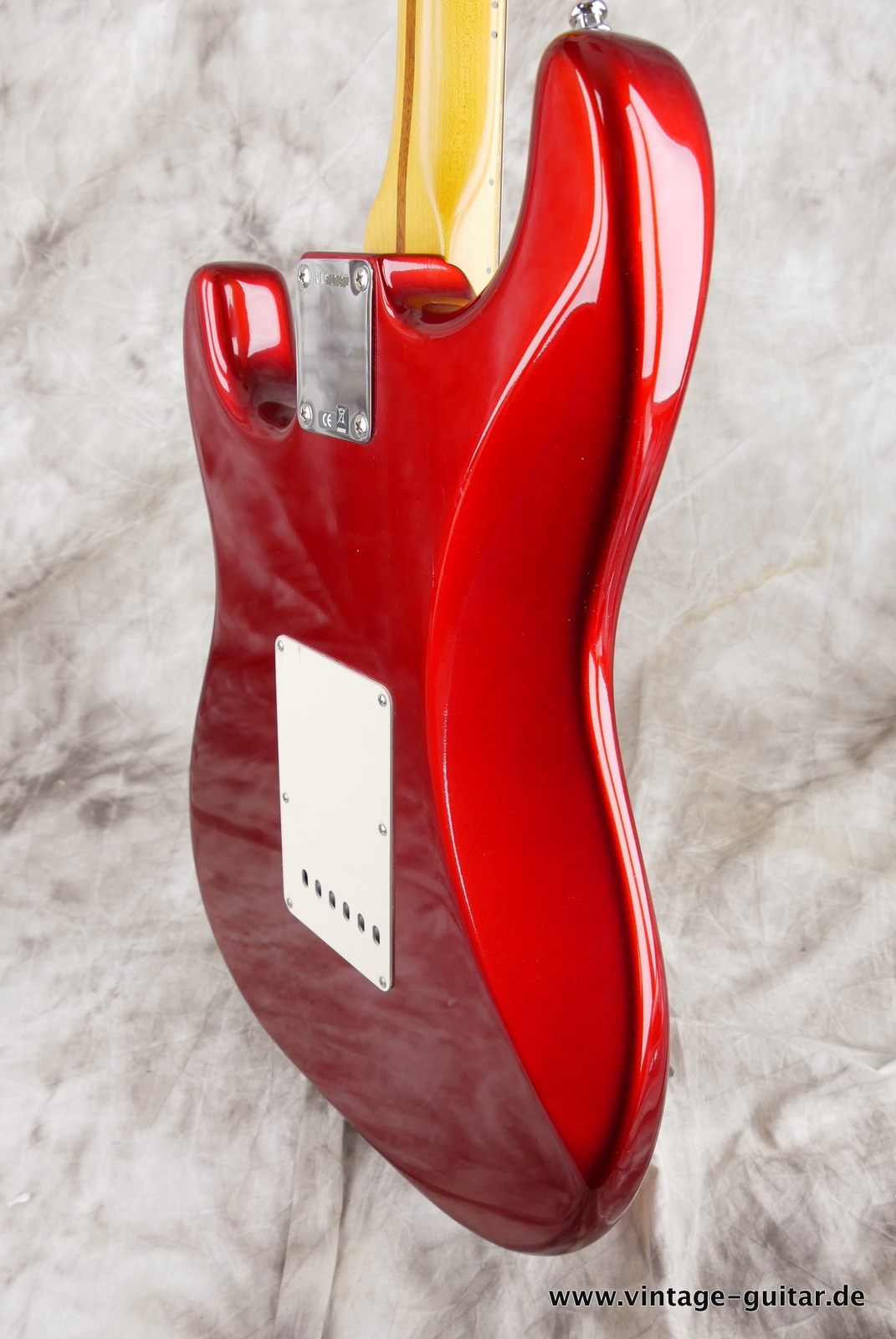 img/vintage/5125/Fender_Stratocaster_Vintage_Hot_Rod_candy_apple_red_USA_2010-008.JPG