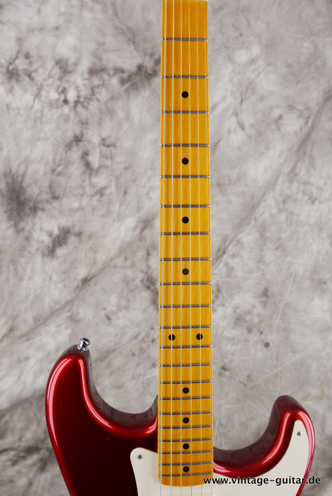 img/vintage/5125/Fender_Stratocaster_Vintage_Hot_Rod_candy_apple_red_USA_2010-011.JPG