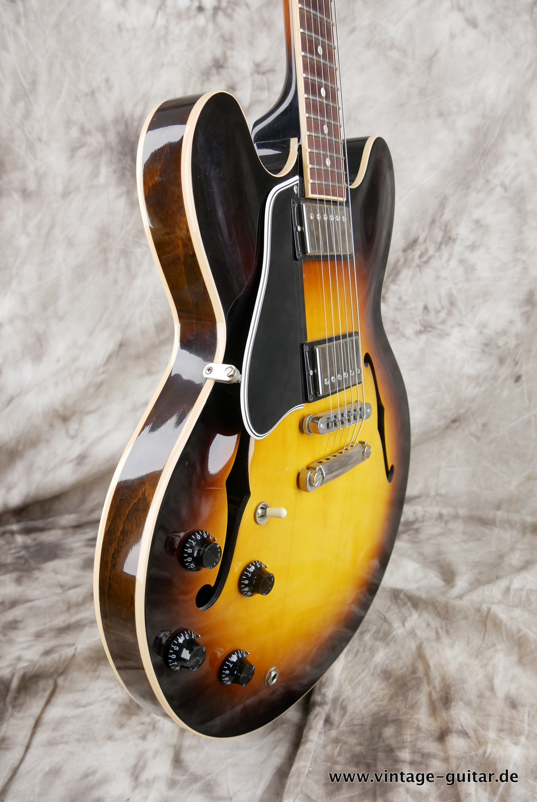 Gibson-ES335-Lefthand-2013-vintage-sunburst-005.JPG