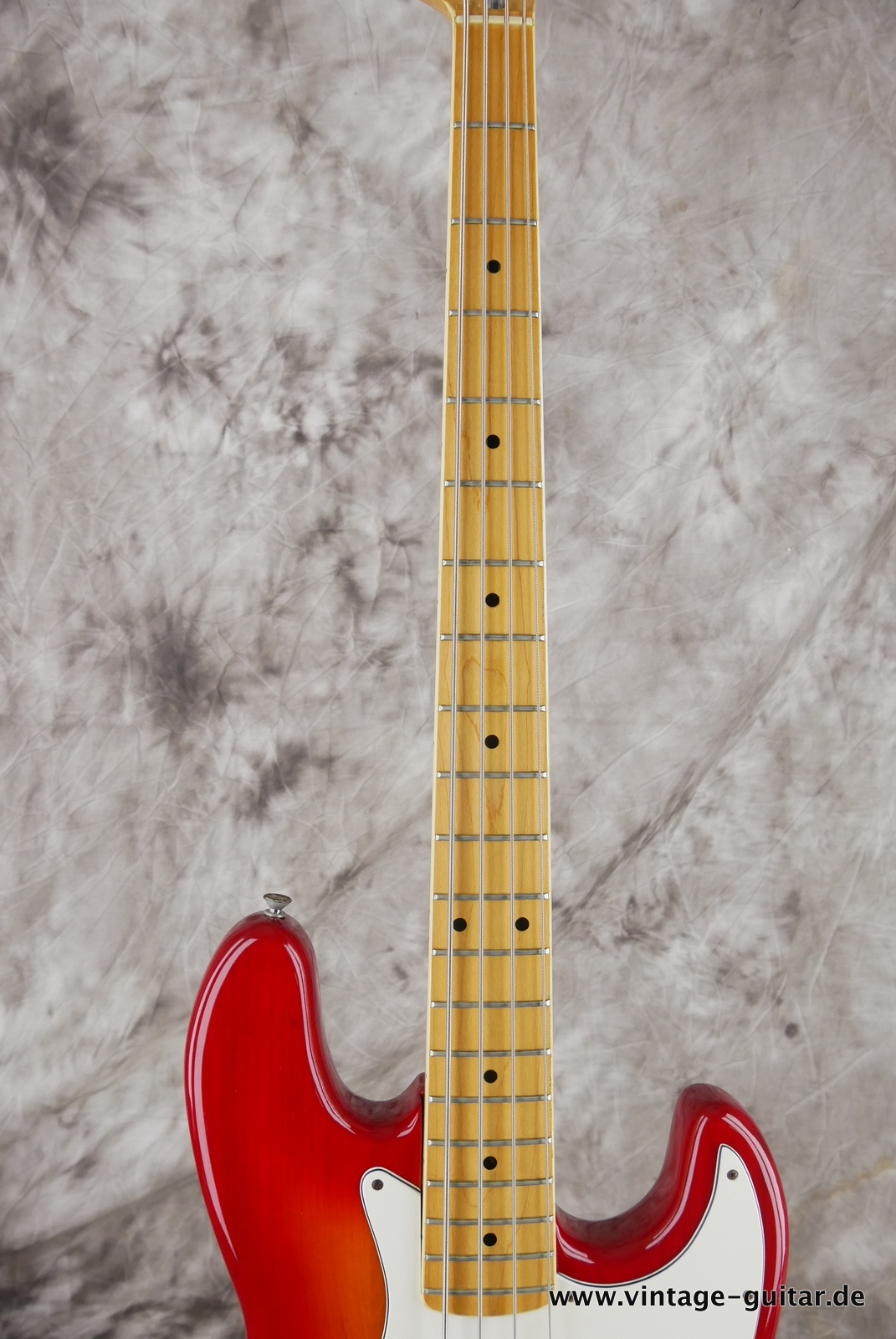img/vintage/5130/Fender_Jazz_Bass_USA_cherry_burst_1980-010.JPG