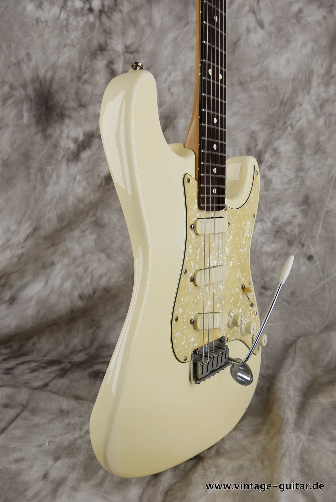 fender-stratocaster-plus-deluxe-1992-olympic-white-005.JPG