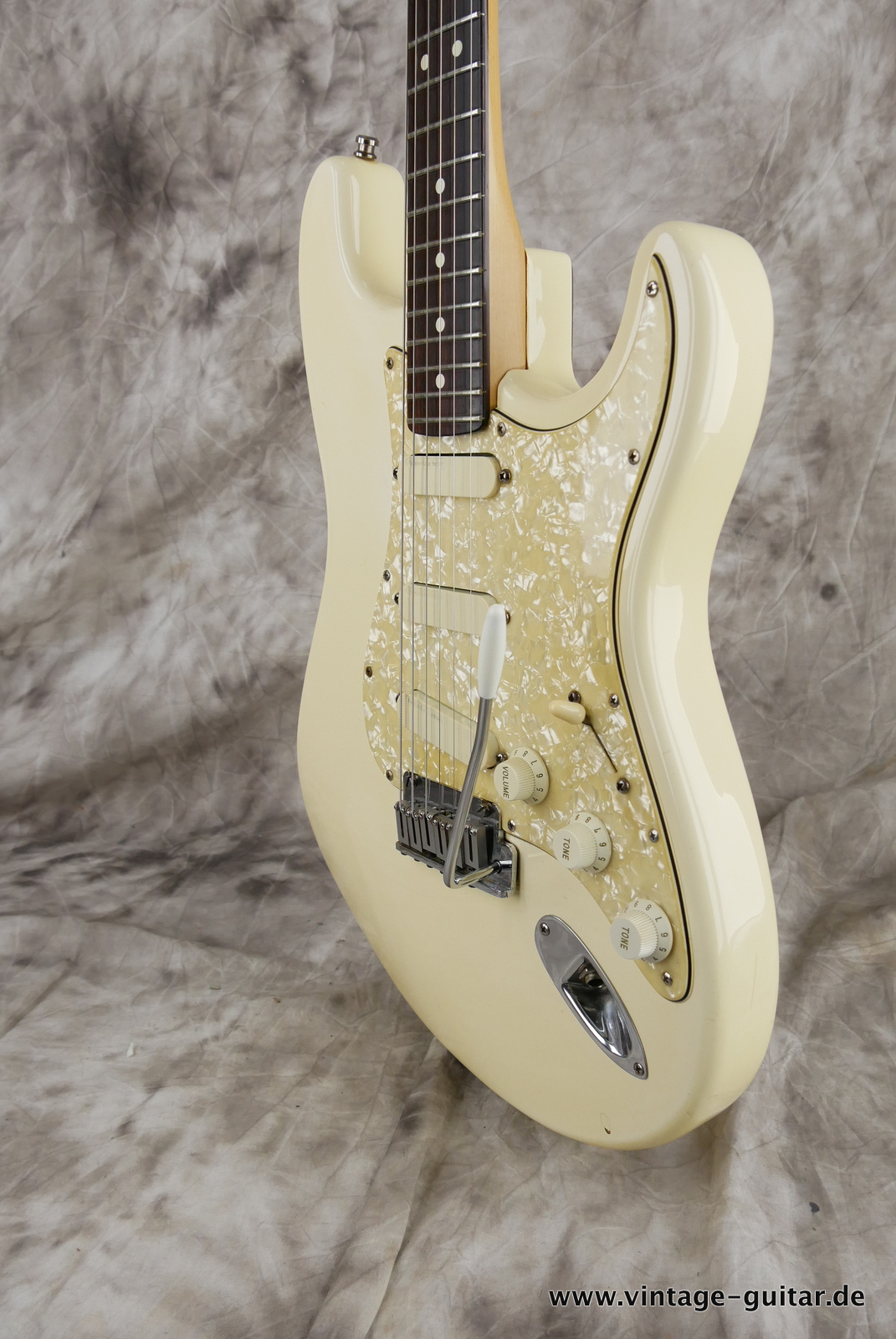 fender-stratocaster-plus-deluxe-1992-olympic-white-006.JPG