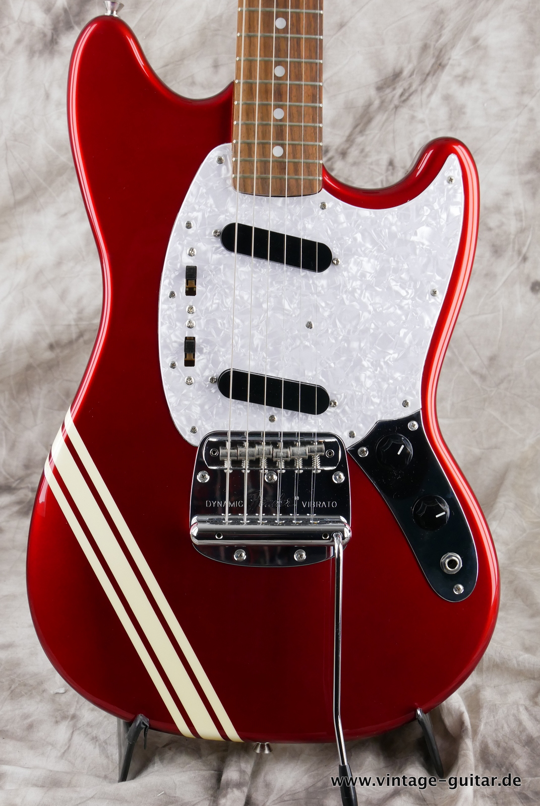 Fender_Mustang_competition_70s_RI_candy_apple_red_Japan_2002-003.JPG