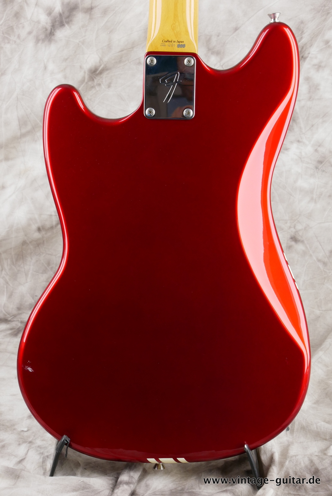 Fender_Mustang_competition_70s_RI_candy_apple_red_Japan_2002-004.JPG