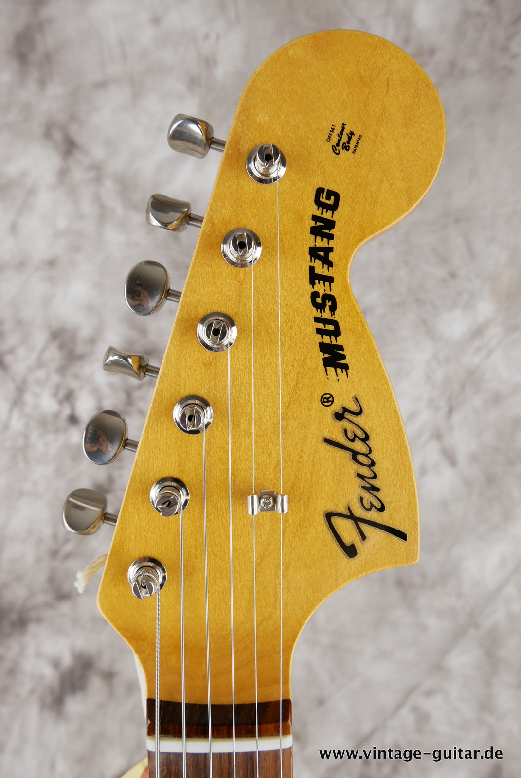 img/vintage/5133/Fender_Mustang_competition_70s_RI_candy_apple_red_Japan_2002-009.JPG