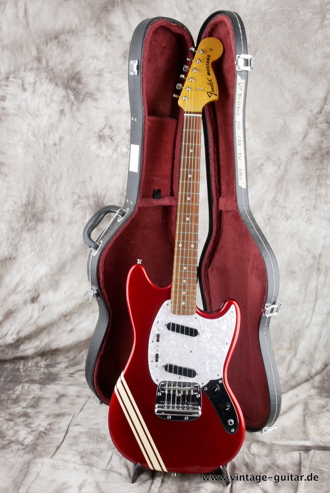 Fender_Mustang_competition_70s_RI_candy_apple_red_Japan_2002-013.JPG