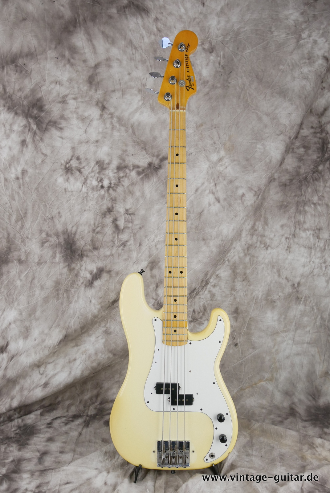img/vintage/5135/Fender_Precision_USA_olympic_white_1979-001.JPG