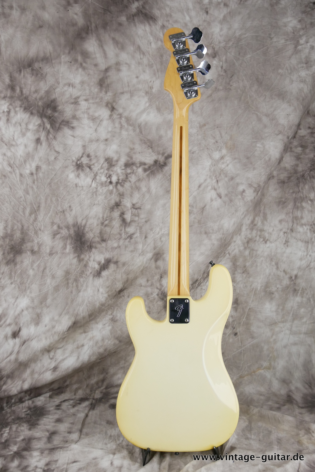 img/vintage/5135/Fender_Precision_USA_olympic_white_1979-002.JPG