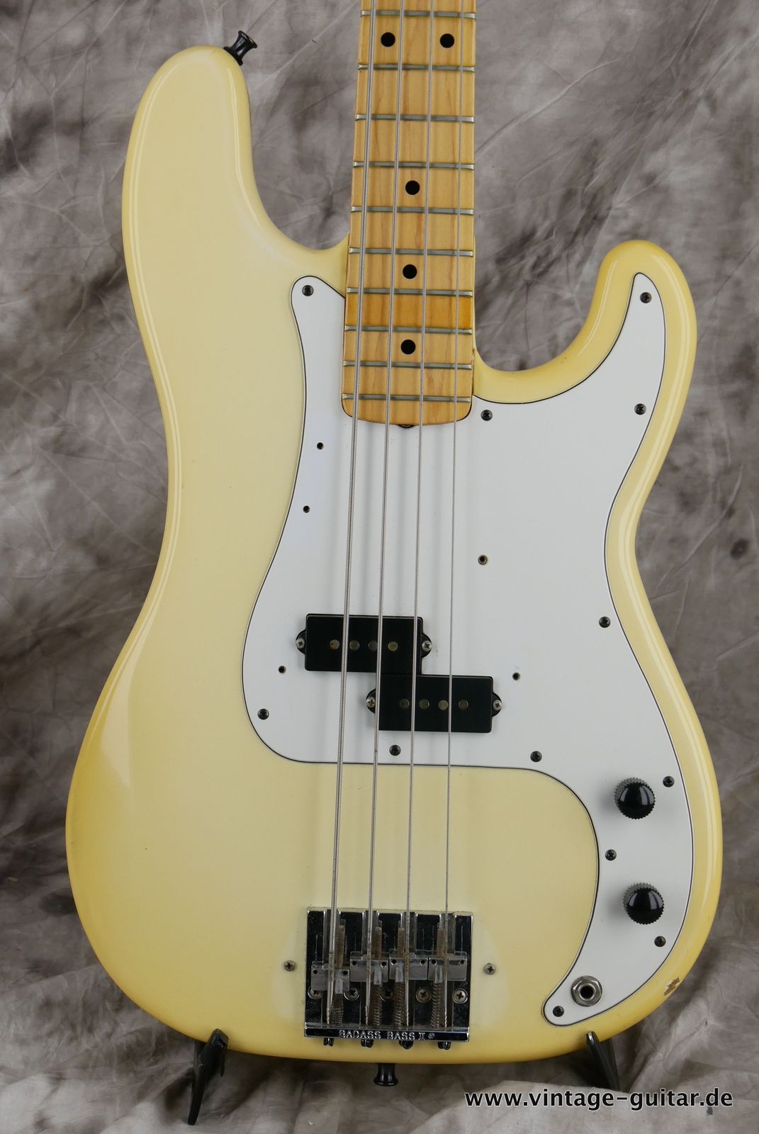img/vintage/5135/Fender_Precision_USA_olympic_white_1979-003.JPG
