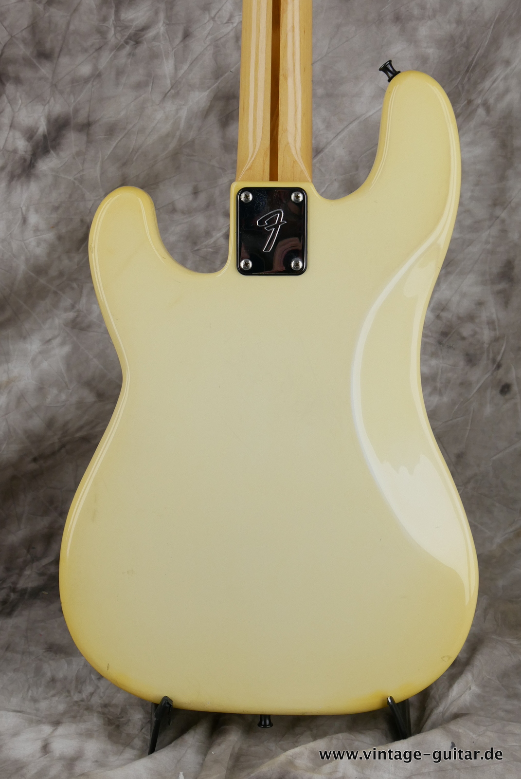 img/vintage/5135/Fender_Precision_USA_olympic_white_1979-004.JPG