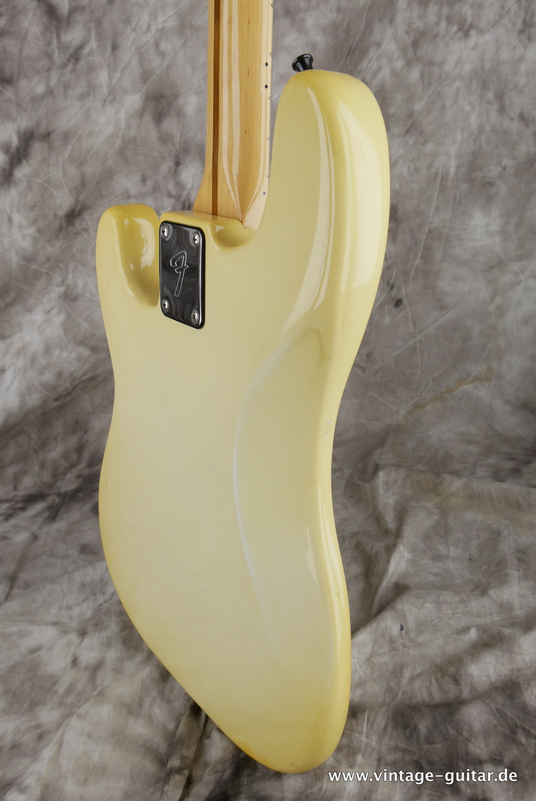 img/vintage/5135/Fender_Precision_USA_olympic_white_1979-008.JPG