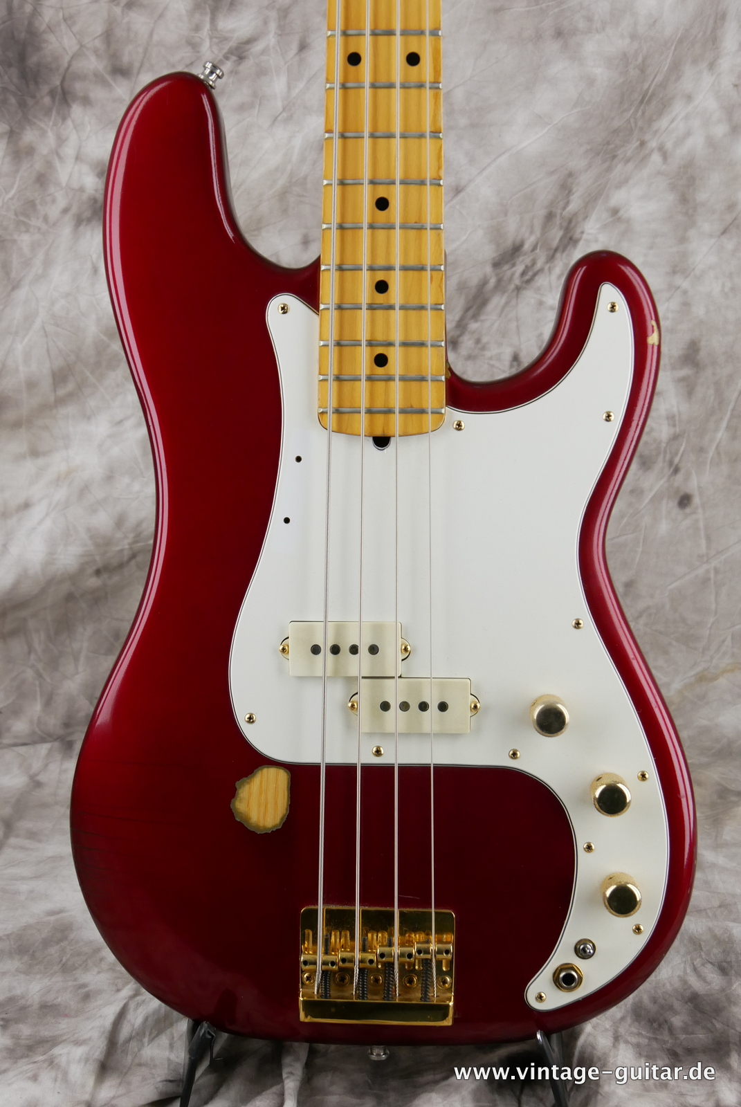 Fender_Precision_Special_USA_candy_apple_red_1982-003.JPG