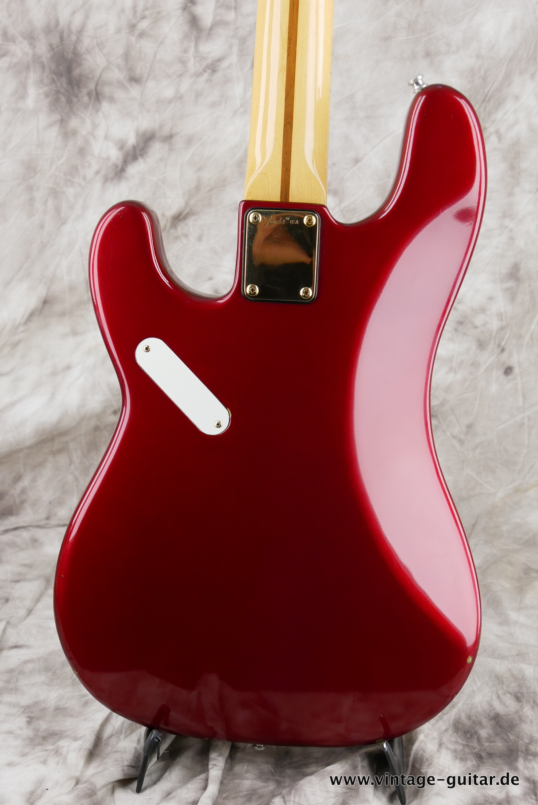 Fender_Precision_Special_USA_candy_apple_red_1982-004.JPG