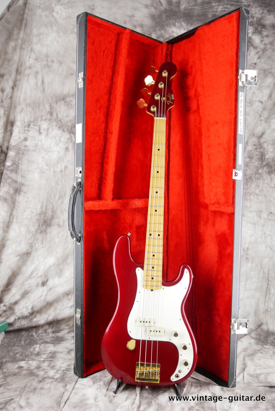 Fender_Precision_Special_USA_candy_apple_red_1982-014.JPG