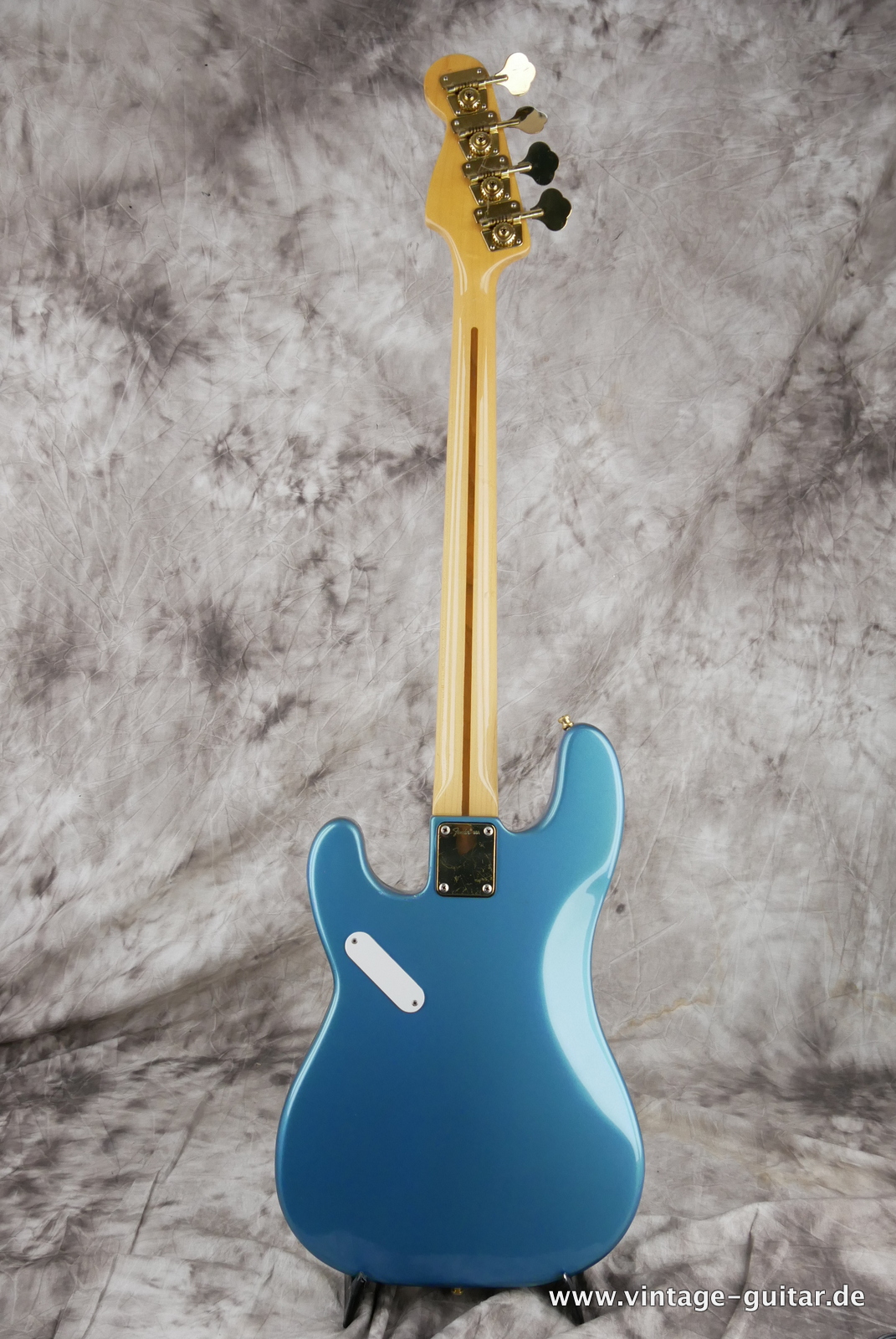 img/vintage/5137/Fender_Precision_Special_USA_lake_placid_blue_1983-002.JPG
