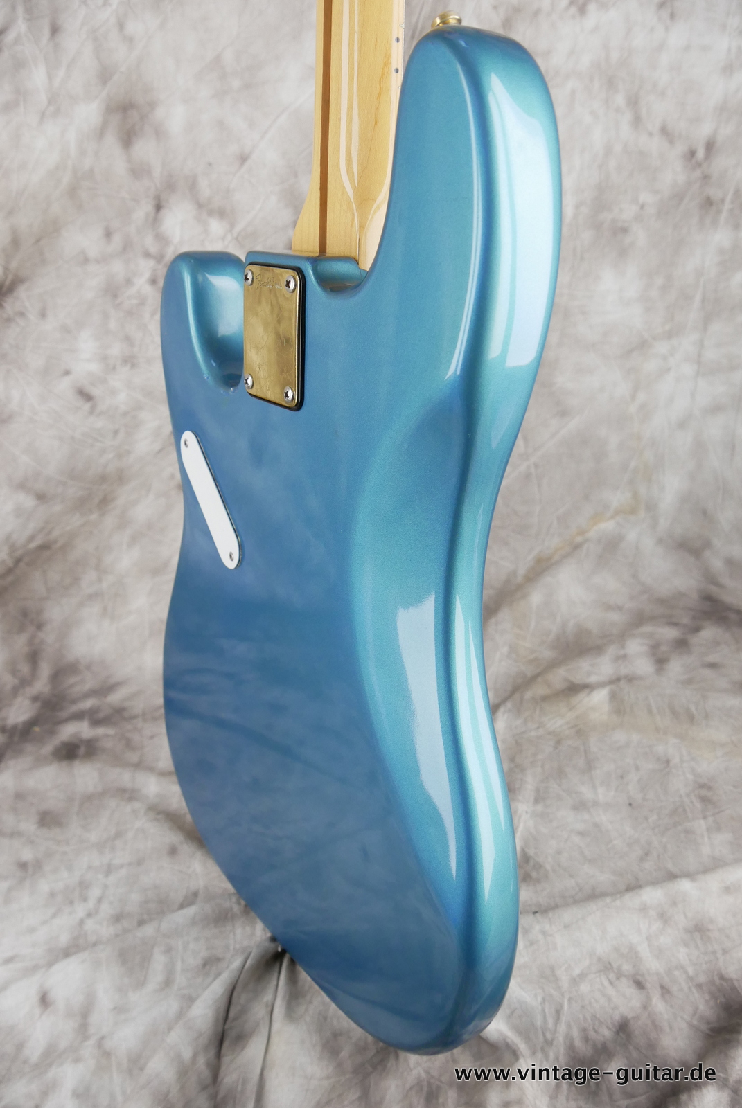 img/vintage/5137/Fender_Precision_Special_USA_lake_placid_blue_1983-008.JPG