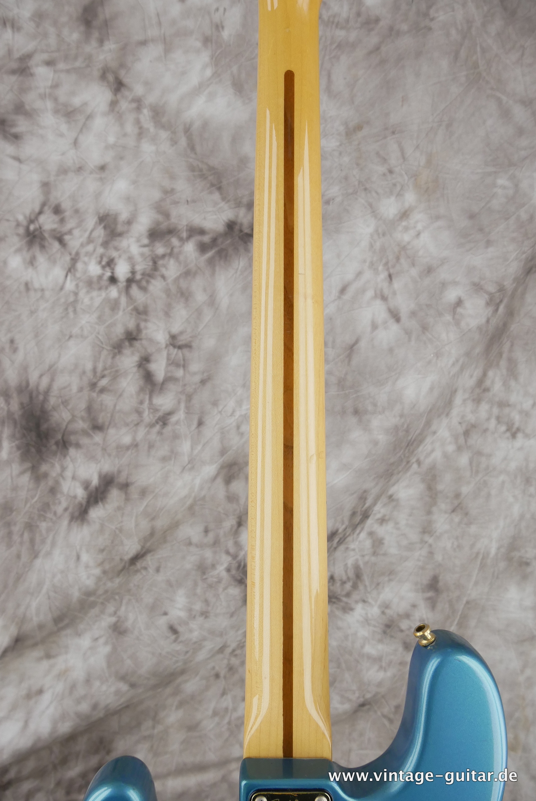 img/vintage/5137/Fender_Precision_Special_USA_lake_placid_blue_1983-012.JPG