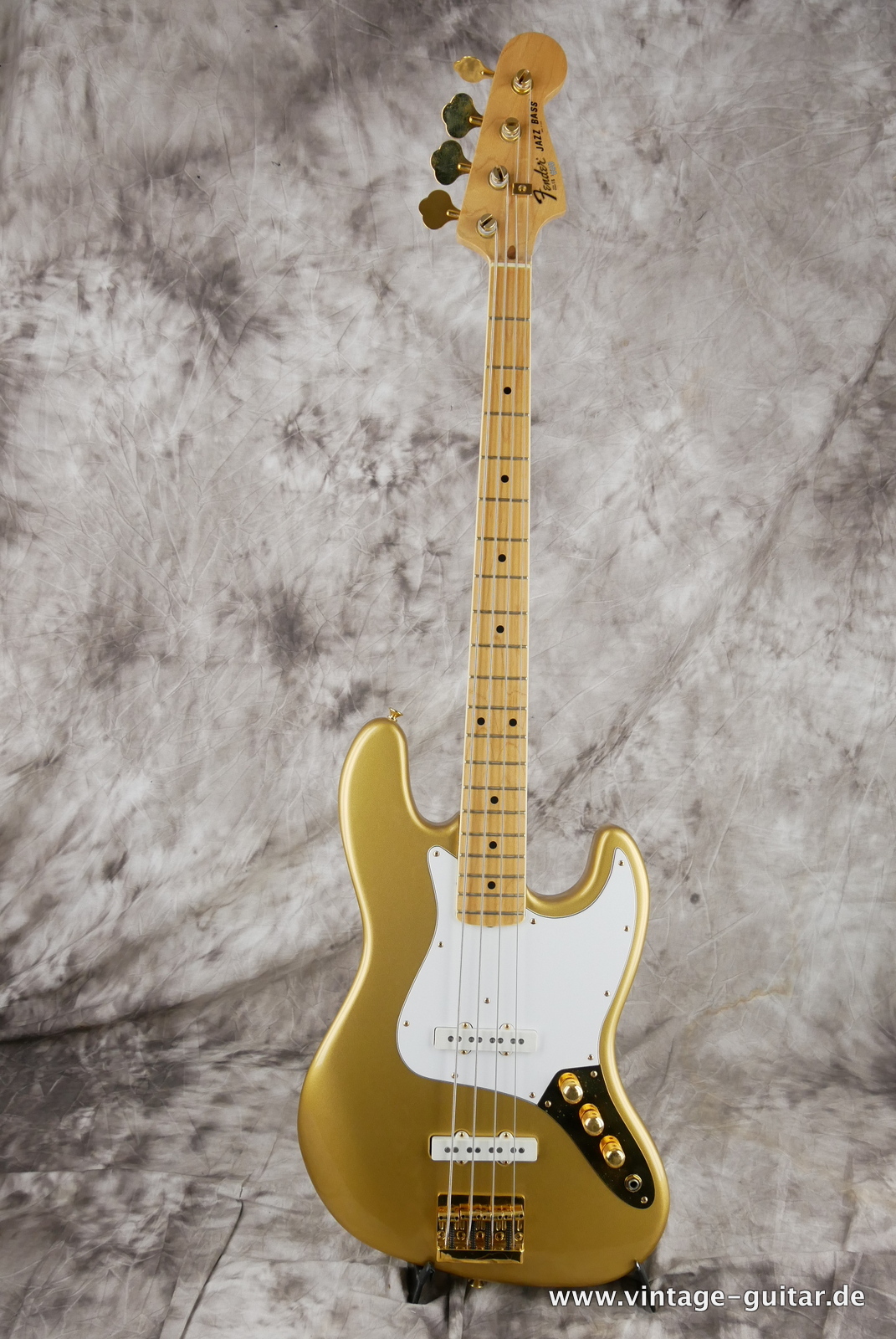 Fender jazz bass gold hotsell