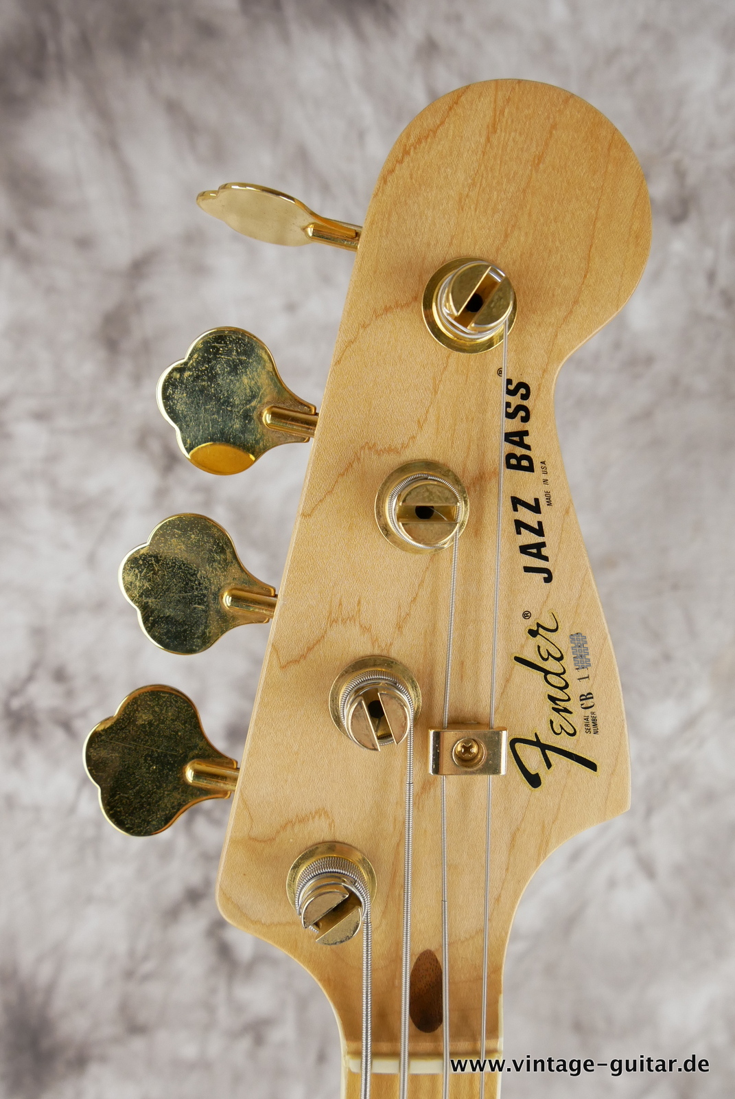 img/vintage/5138/Fender_Jazz_Bass_collectors_series_USA_gold_metallic_1982-009.JPG