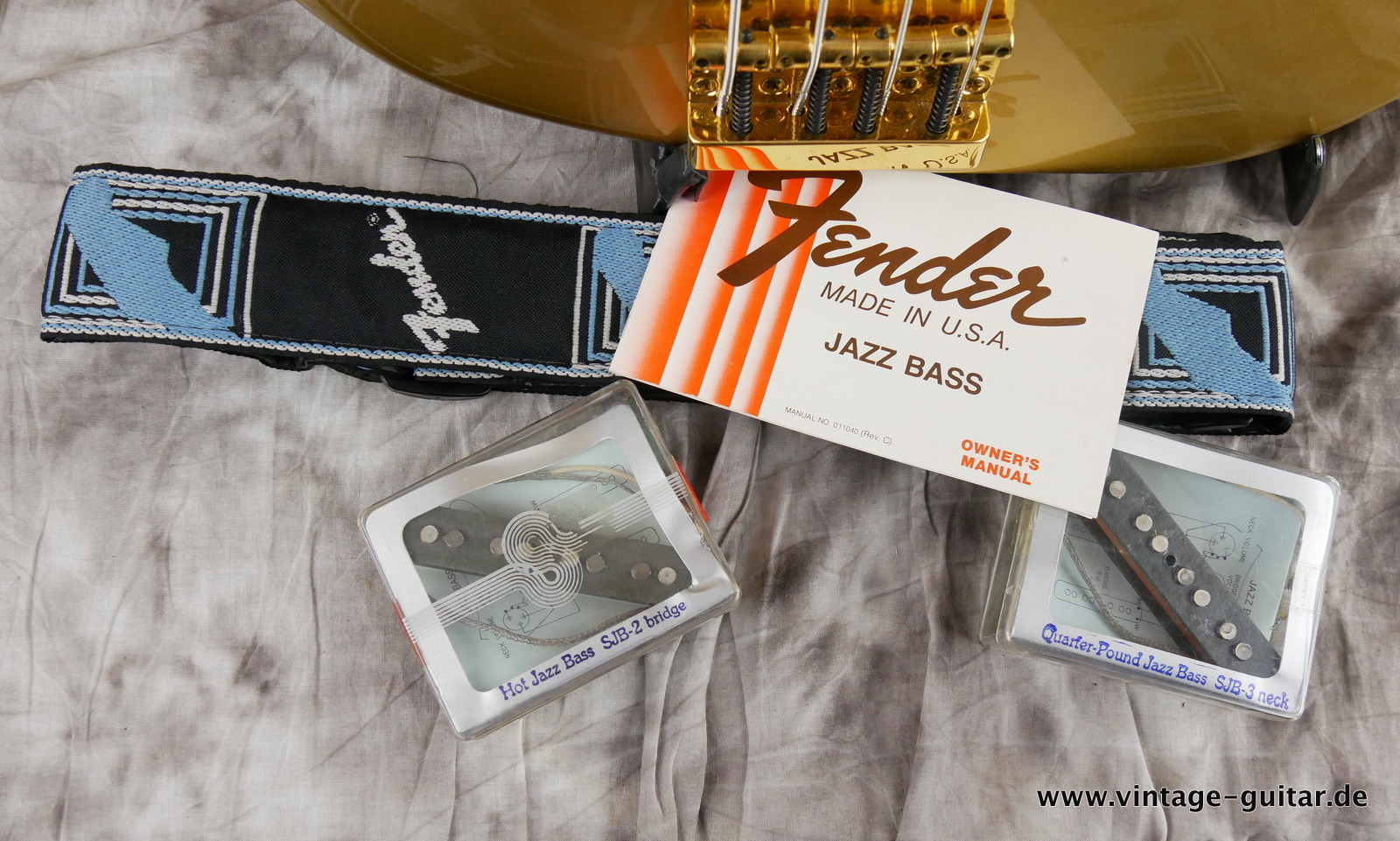 Fender_Jazz_Bass_collectors_series_USA_gold_metallic_1982-013.JPG