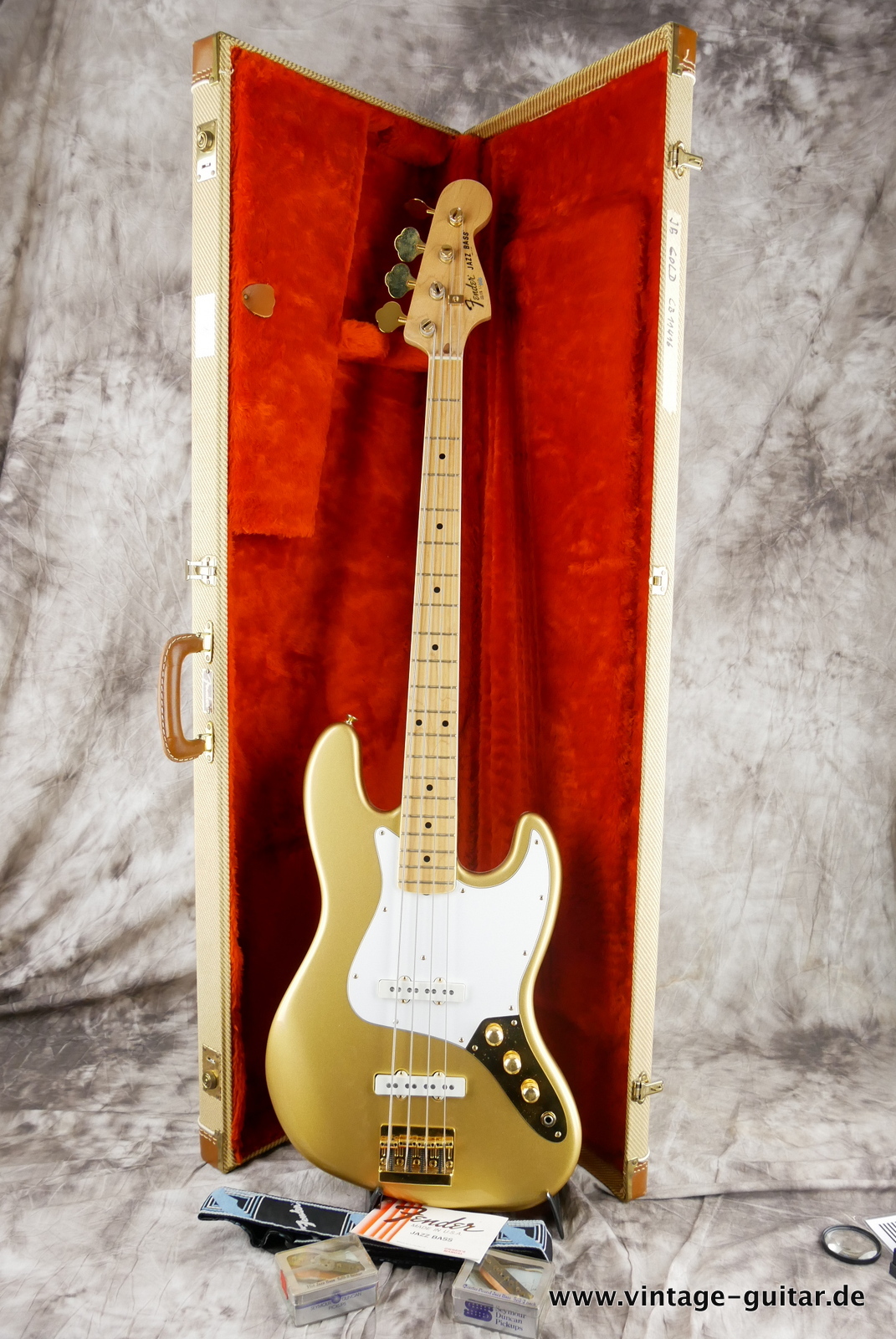 Fender_Jazz_Bass_collectors_series_USA_gold_metallic_1982-014.JPG