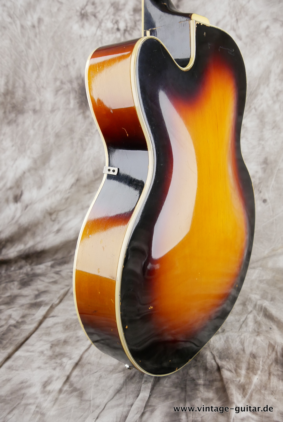 Guild-X-175-1967-sunburst-007.JPG