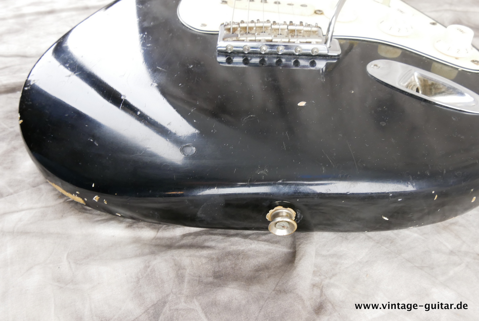 img/vintage/5144/Fender-stratocaster-1969-black-018.JPG