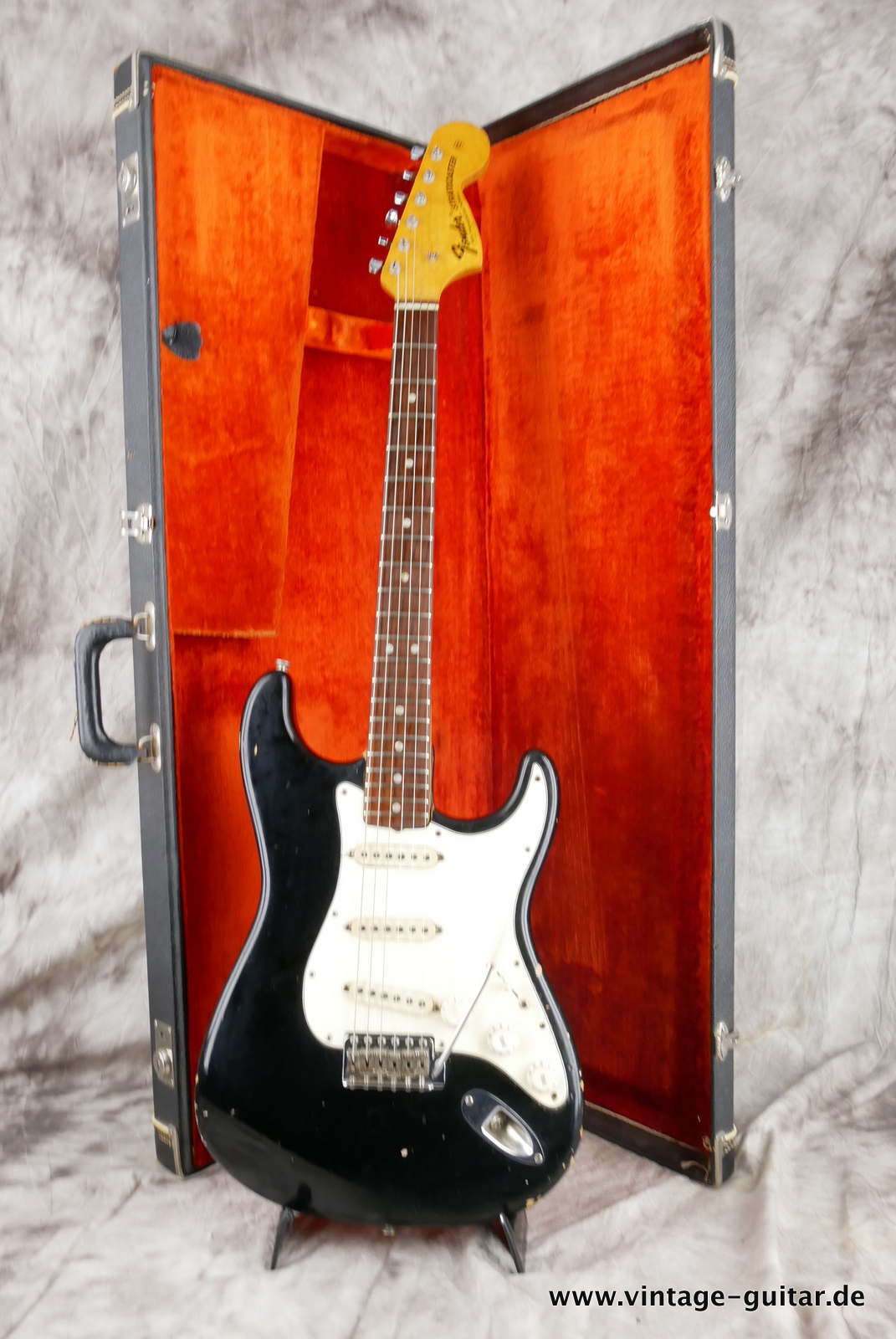 img/vintage/5144/Fender-stratocaster-1969-black-035.JPG