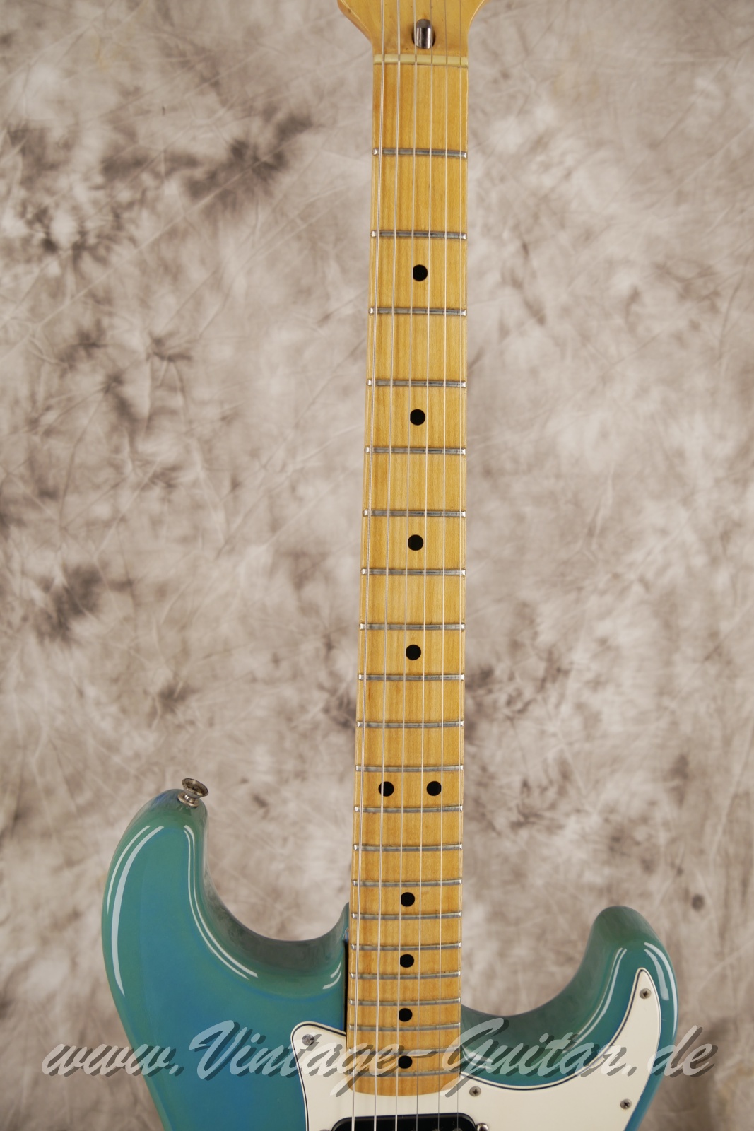 img/vintage/5149/Fender_Stratocaster_USA_maui_blue_1978-005.jpg