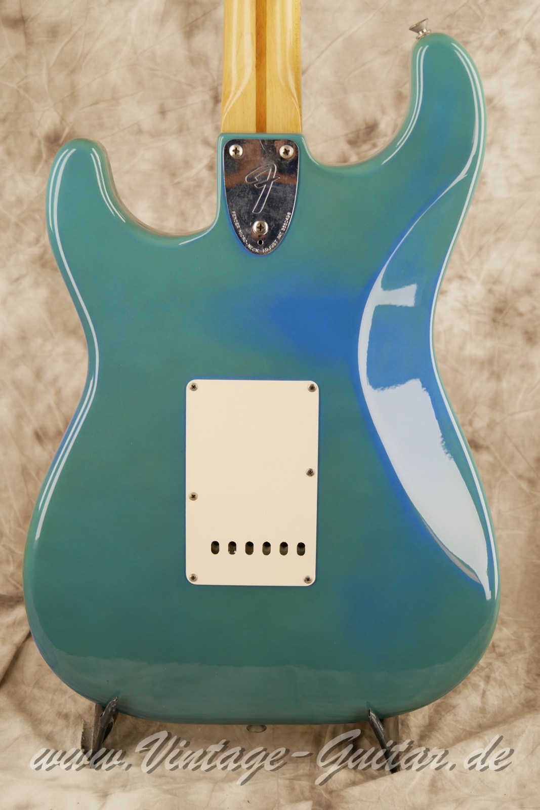 img/vintage/5149/Fender_Stratocaster_USA_maui_blue_1978-008.jpg