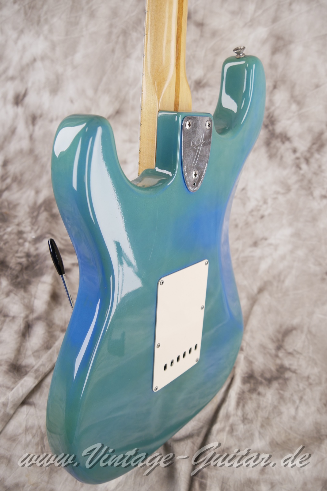 img/vintage/5149/Fender_Stratocaster_USA_maui_blue_1978-011.jpg