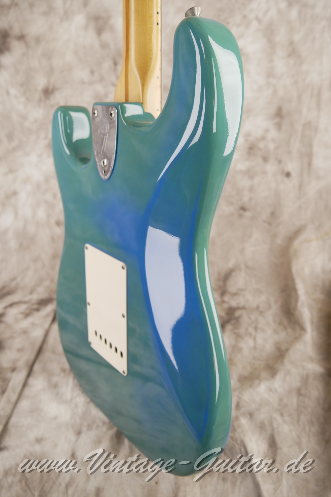 img/vintage/5149/Fender_Stratocaster_USA_maui_blue_1978-012.jpg