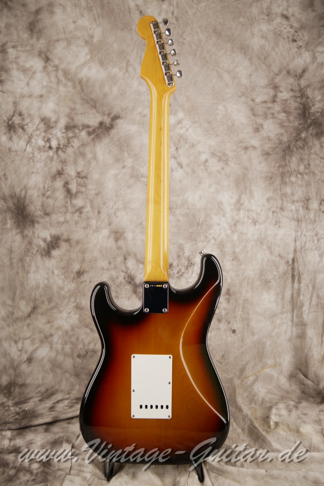 img/vintage/5151/Fender_Squier_Stratocaster_JV_Japan_sunburst_1983-005.JPG