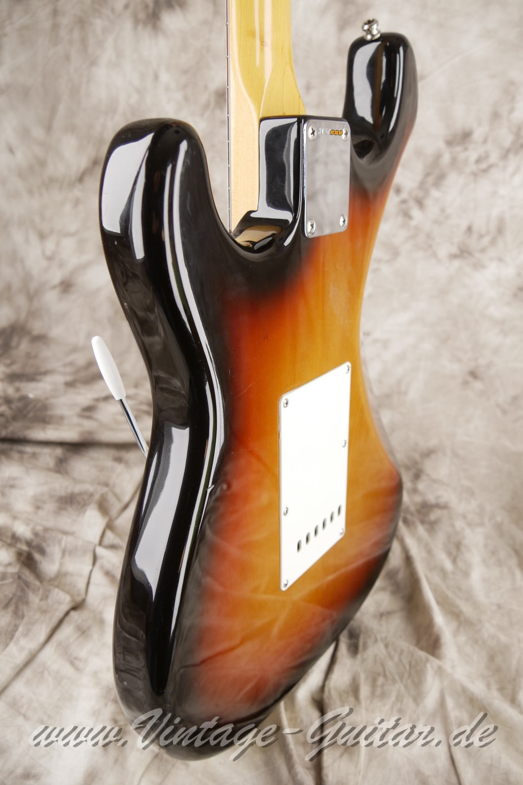 img/vintage/5151/Fender_Squier_Stratocaster_JV_Japan_sunburst_1983-011.JPG