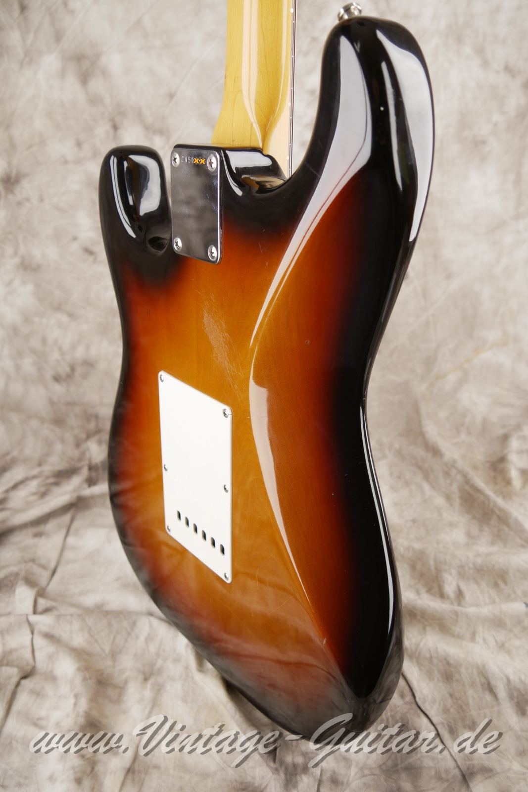 img/vintage/5151/Fender_Squier_Stratocaster_JV_Japan_sunburst_1983-012.JPG