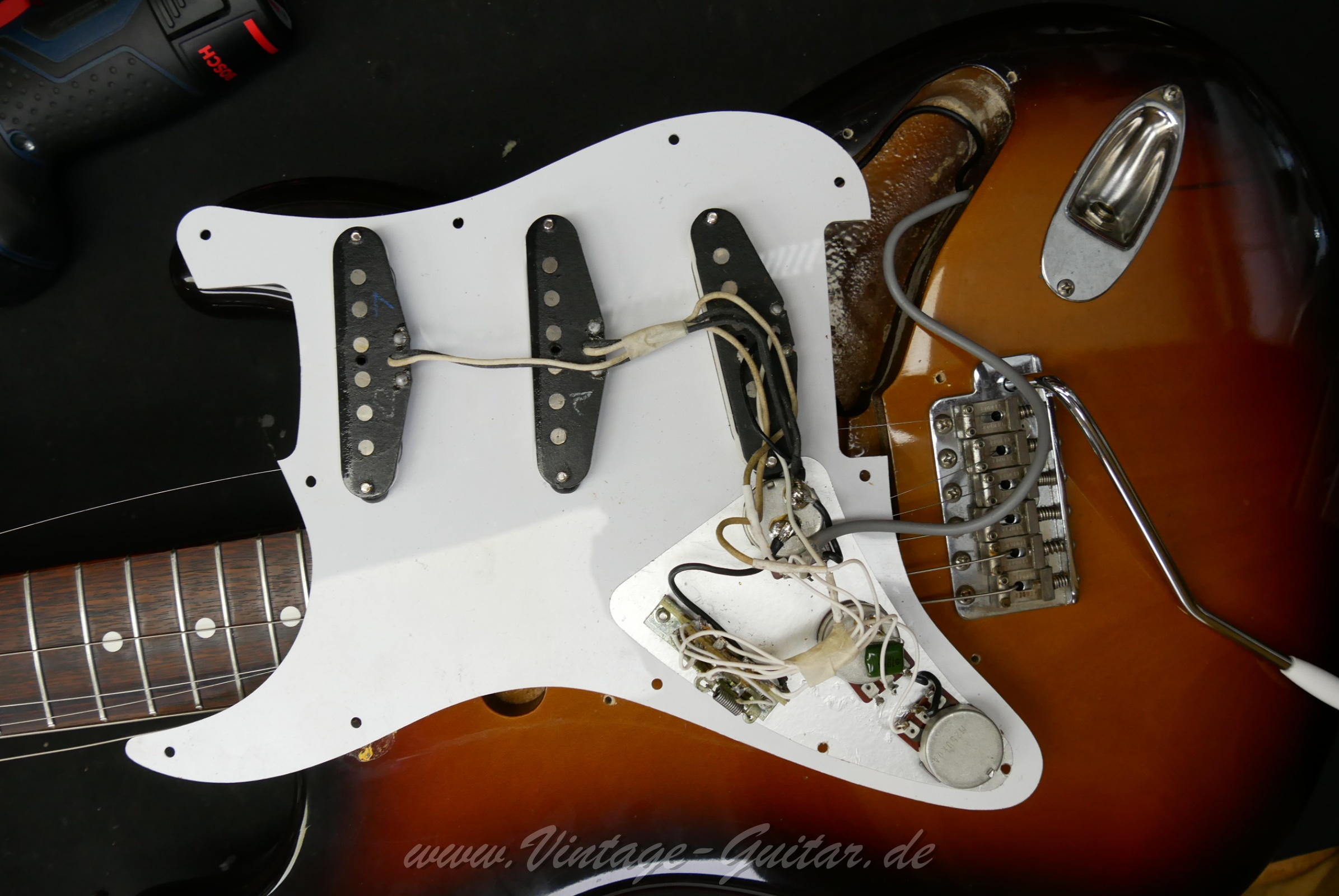 img/vintage/5151/Fender_Squier_Stratocaster_JV_Japan_sunburst_1983-13.jpg