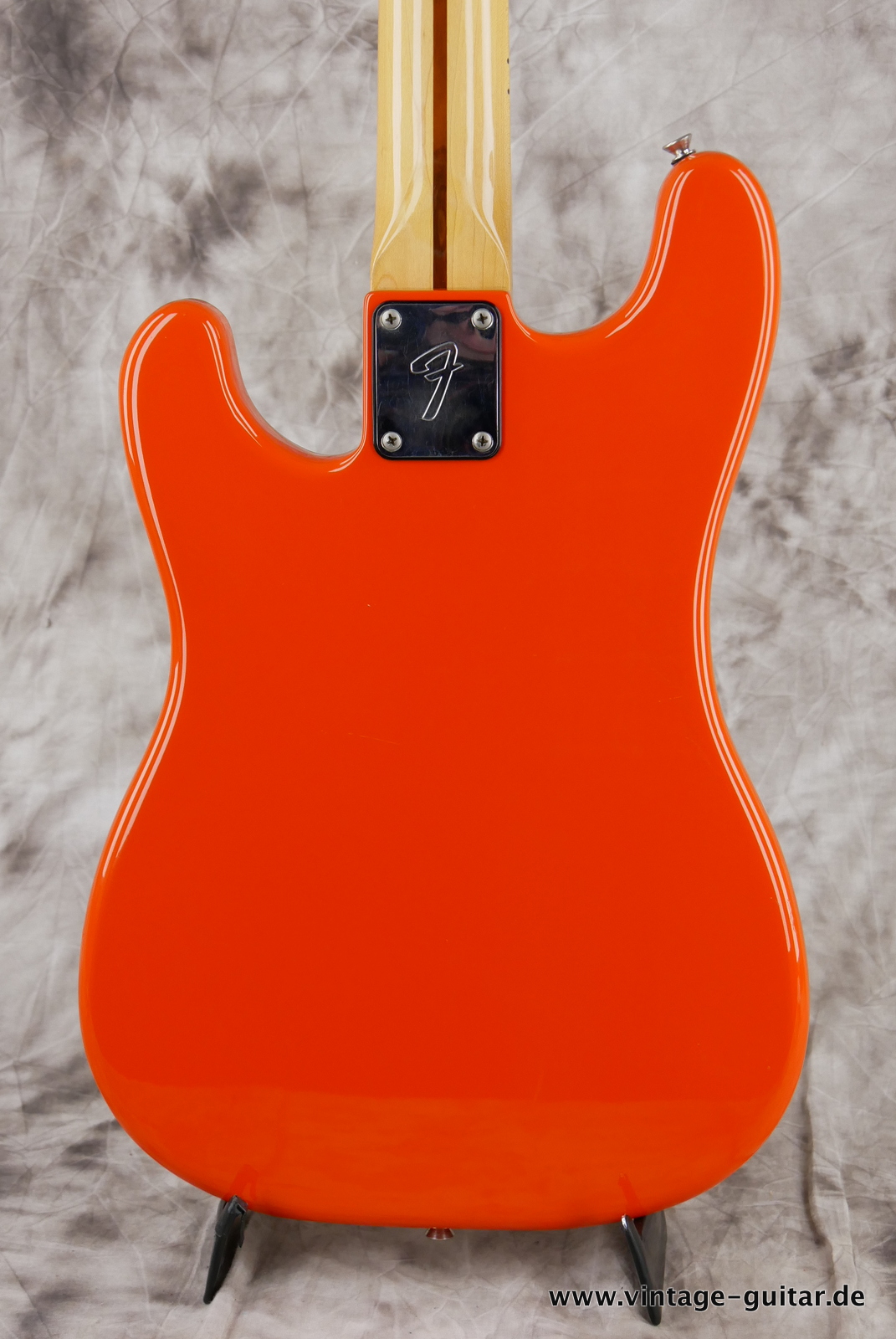 img/vintage/5155/Fender_Bullet_Bass_deluxe_fiesta_red_1982-004.JPG