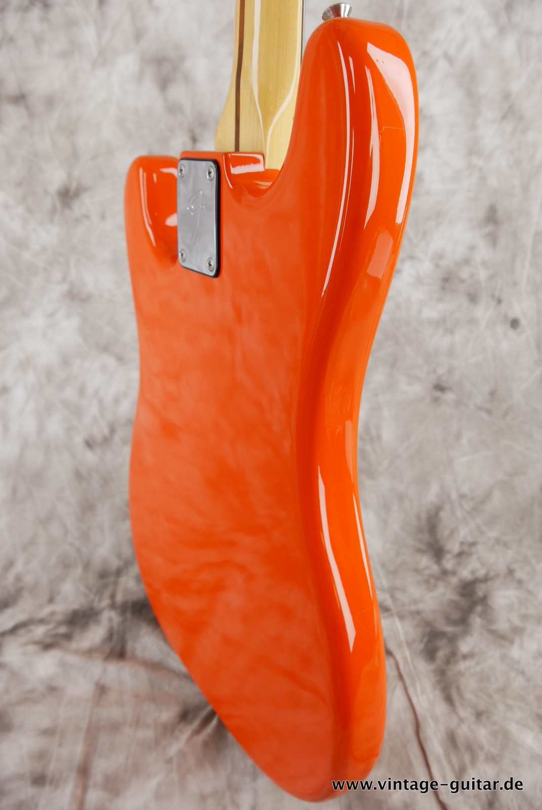 Fender_Bullet_Bass_deluxe_fiesta_red_1982-008.JPG