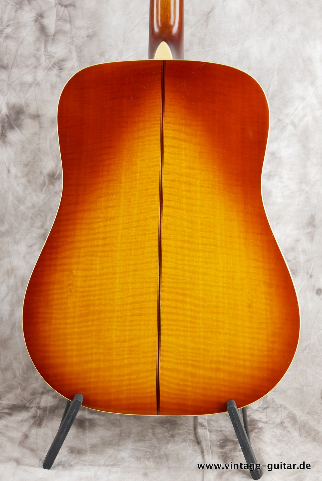 img/vintage/5157/Fender_Malibu_sunburst_Korea_1990-004.JPG